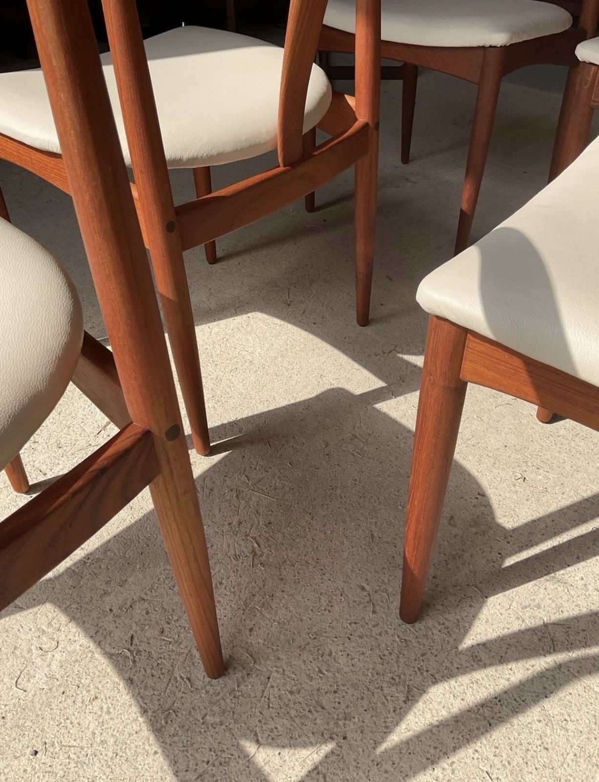 photo vintage Danish Dining Chairs 'Juliane' By Johannes Andersen For Uldum Møbelfabrik