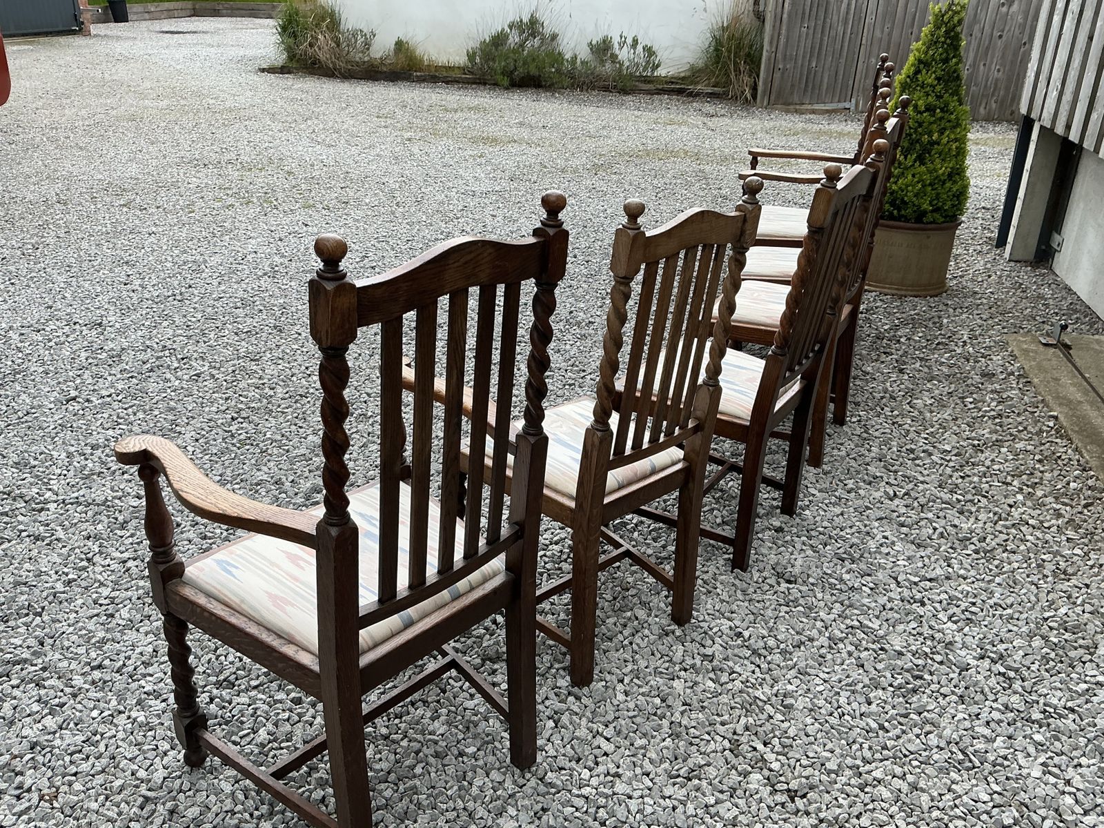 Lovely Set Of 6 Oak Twist Leg Chairs photo buy