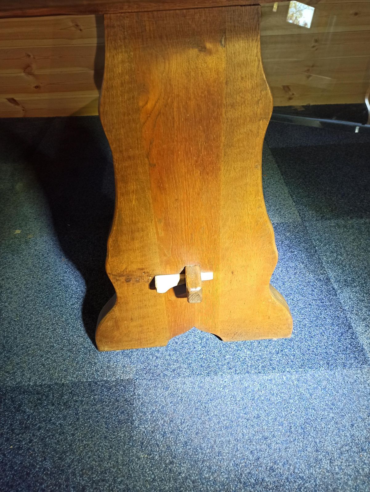 Table de réfectoire vintage en chêne massif. photo buy
