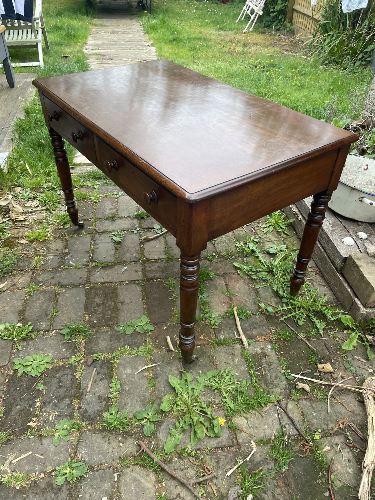Antique Mahogany Table Seats 4 To 6 People photo buy