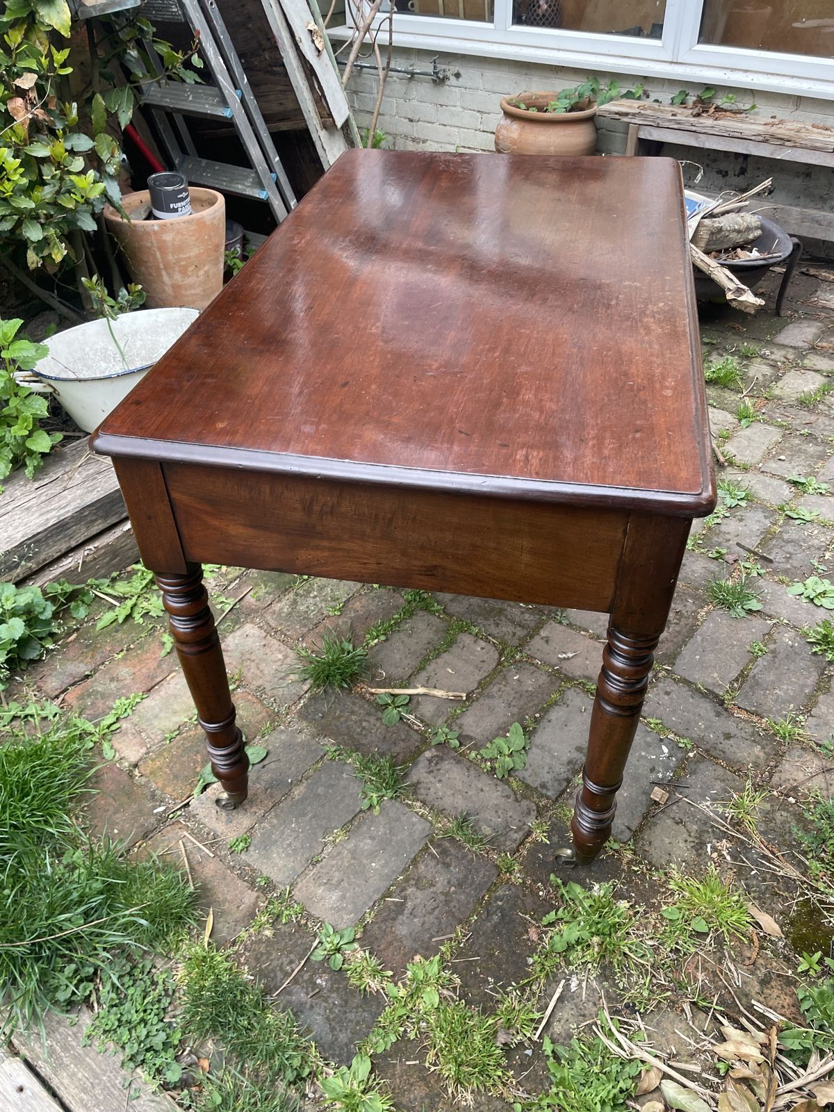 Antique Mahogany Table Seats 4 To 6 People photo vintage