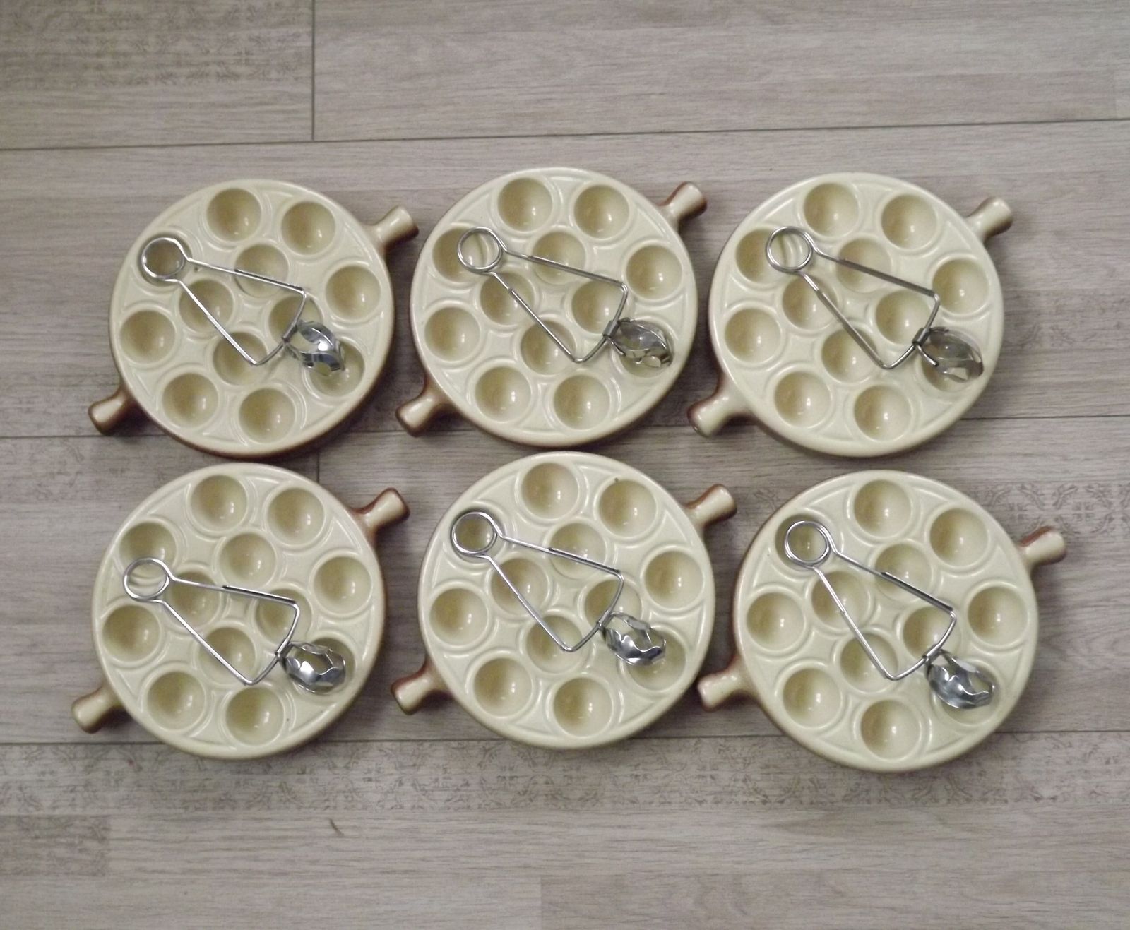 140.0 Set Of 6 French Emile Henry Escargot Snail Cook Pots With Tongs 12 Wells photo
