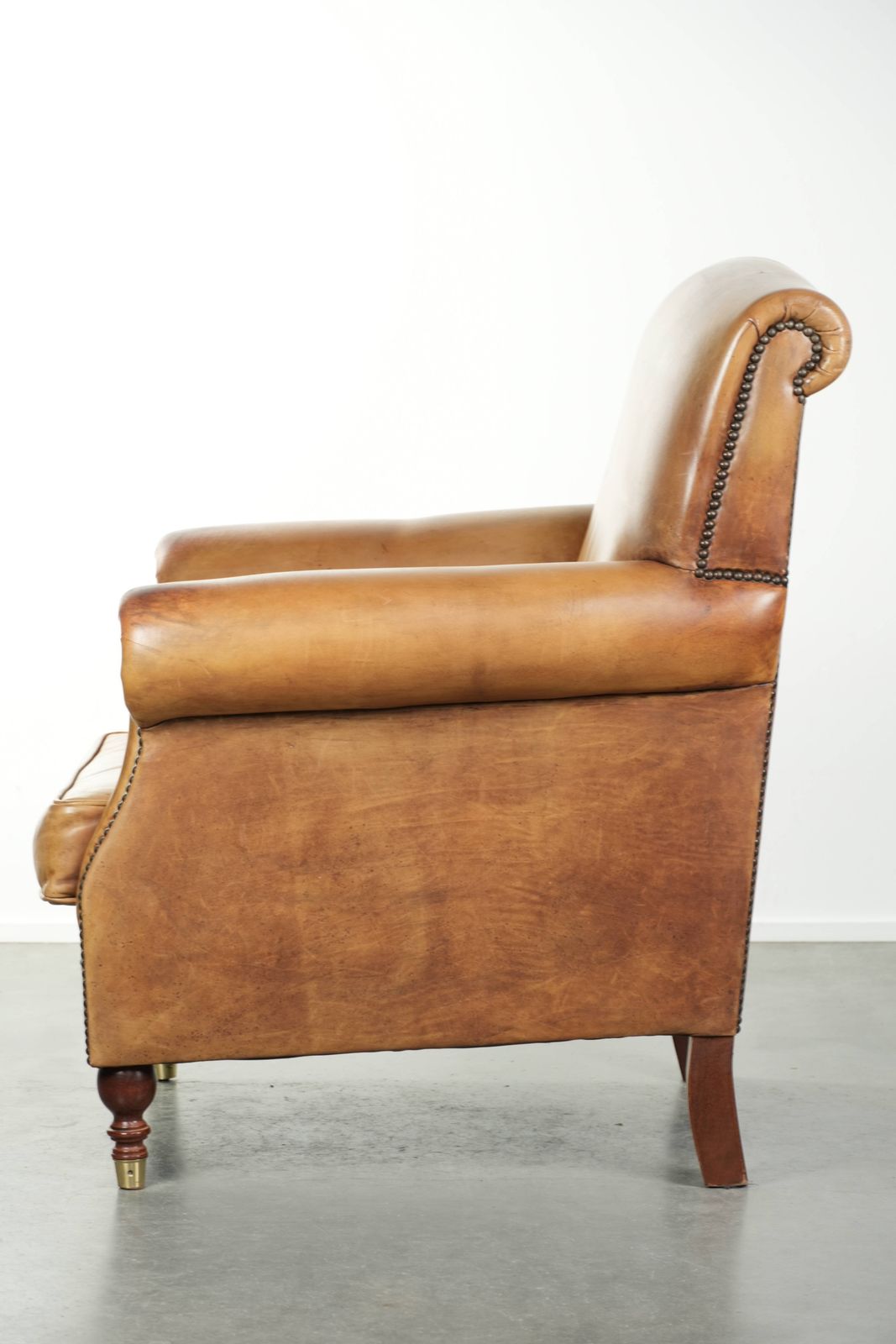 Beautiful And Comfortable Armchair Made Of Cowhide Leather With A Characterful And Charming English Look. photo 977.0