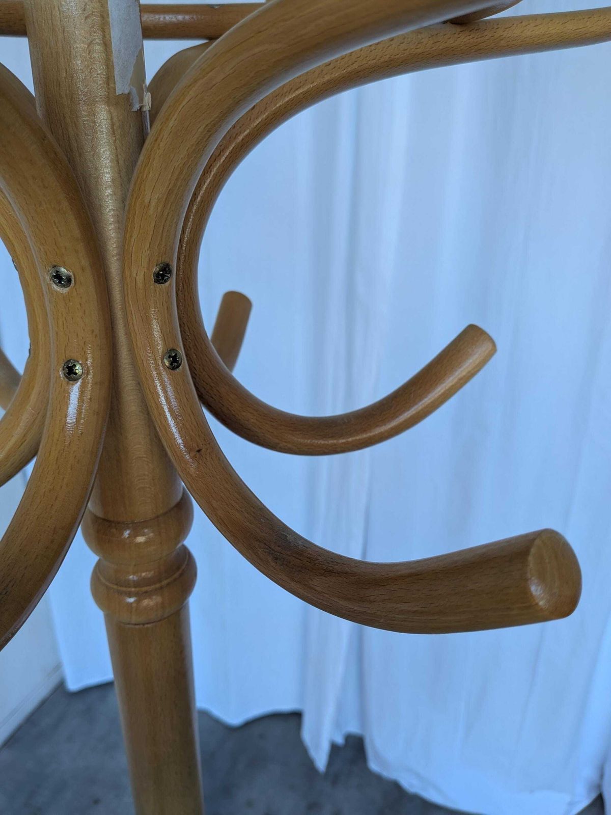 photo vintage Vintage Bentwood Coat Stand In Thonet Style, Mid Century Coat Rack