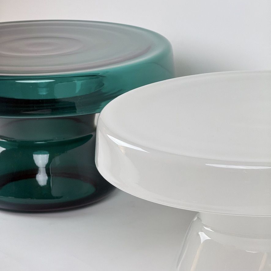 Contemporary Pair Of Round Hand Blown Murano Glass Coffee Tables photo Furniture