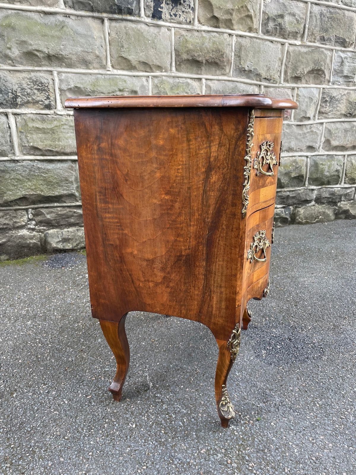 photo furniture Antique Serpentine Burr Walnut Chest Of Drawers