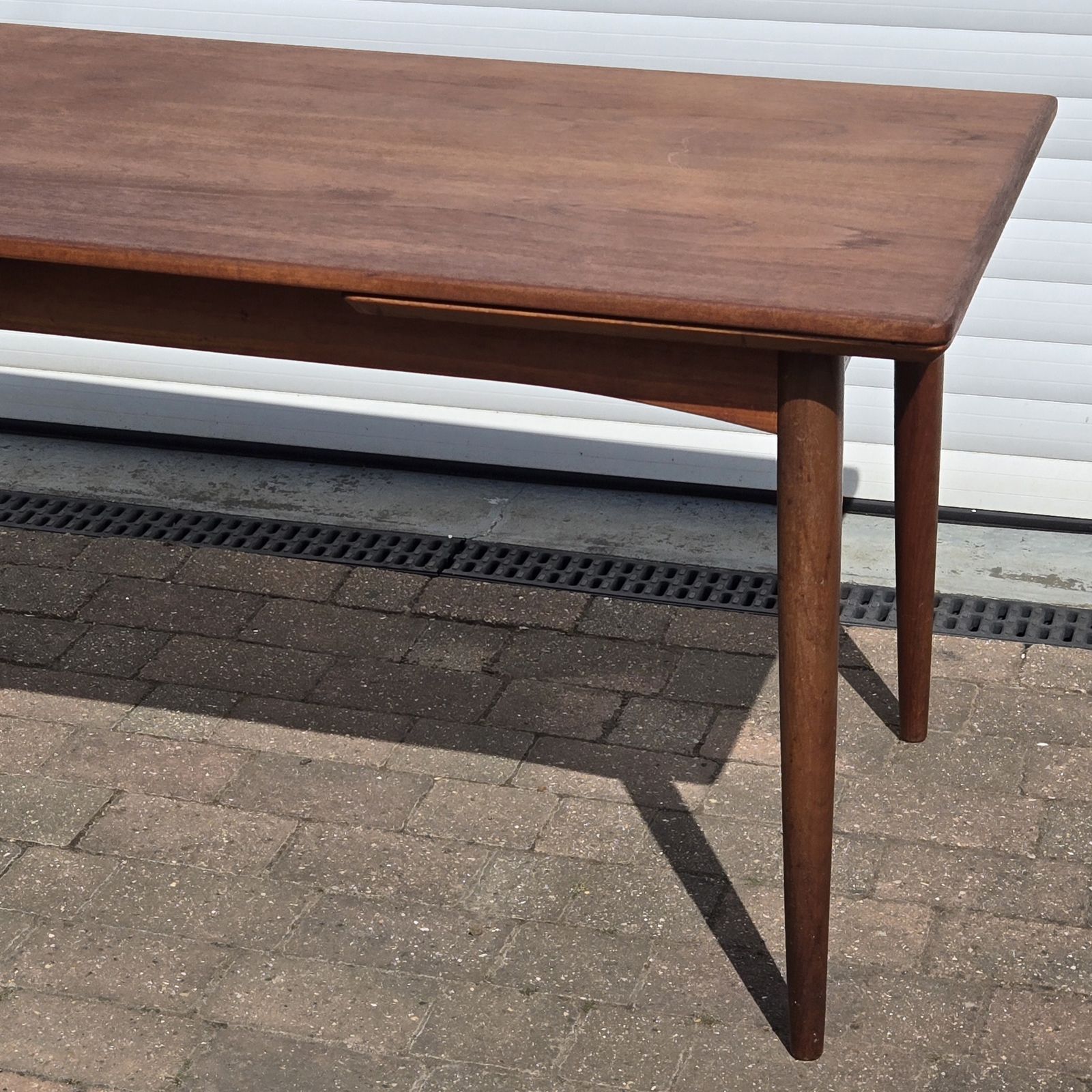 photo furniture Mid Century Modern Solid Teak Gudme Mobilfabrik Dining Table And 4x Danish Papercord Chairs Fully Refurbished