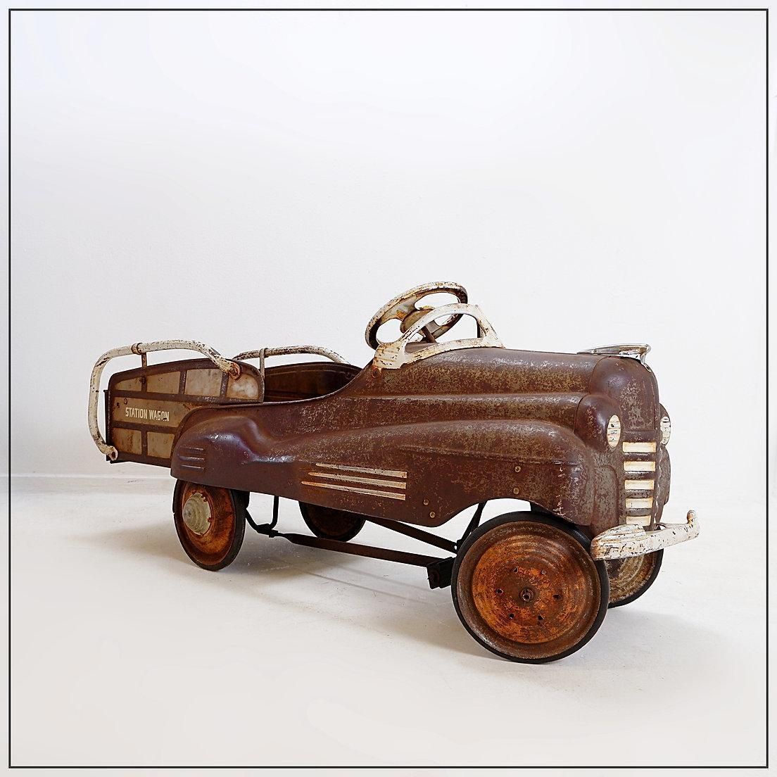 photo furniture Murray 1940's Pontiac Station Wagon Pedal Car, Metal, Vintage Toy, USA