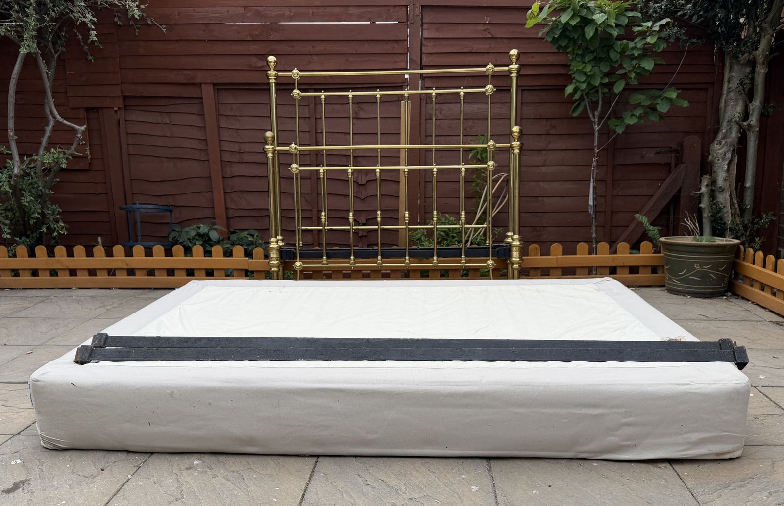 Stunning Victorian All Brass & Cast Iron Double Bed Frame & Base (Spare Of Repair) photo for sale