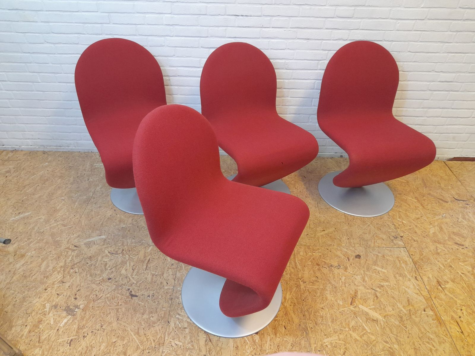 Verner Panton 1 2 3 Serie Diner Chairs photo vintage