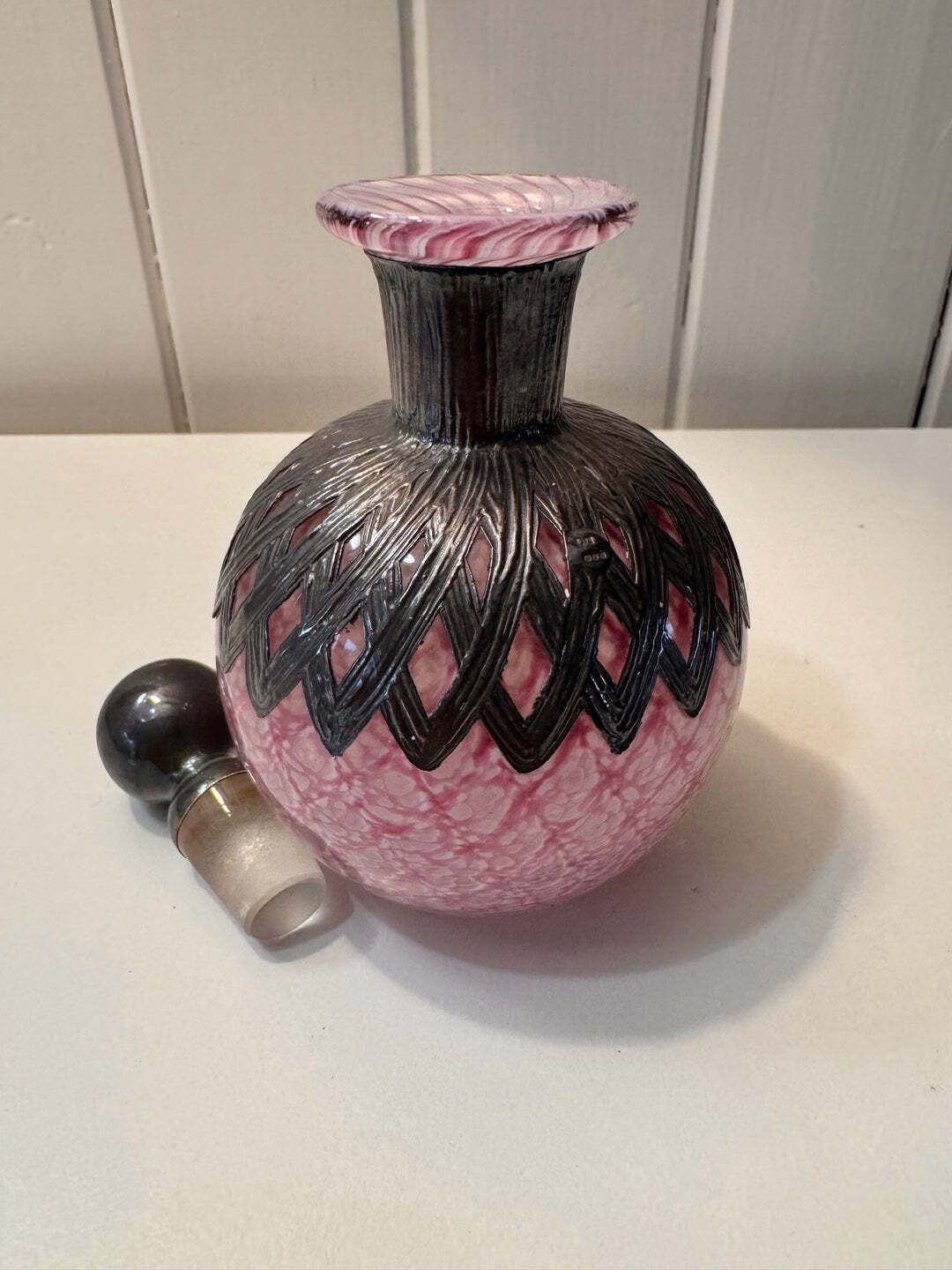 photo furniture Vintage Sileda Ltd Silver Overlay Art Deco Style Hand Blown Pink Glass Perfume Bottle With Stopper