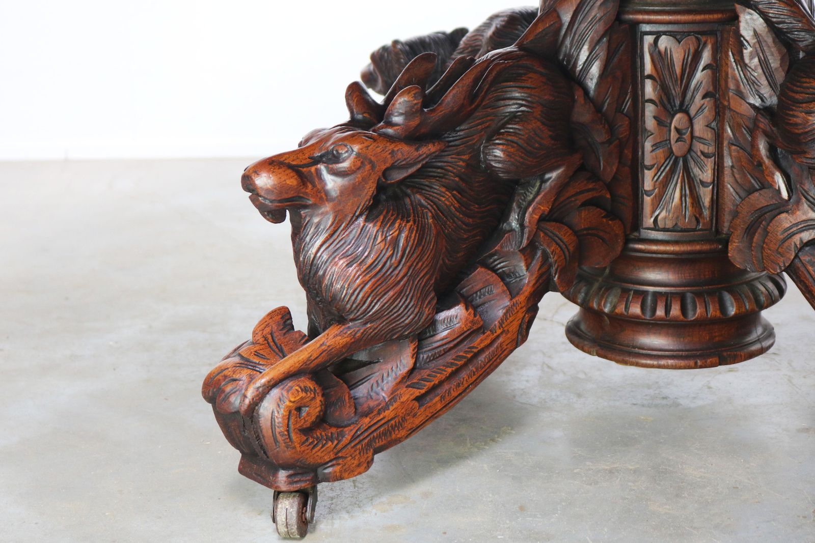 19th Century French Antique Oak Oval Dining Hunt Table Black Forest Animal Lodge photo Furniture