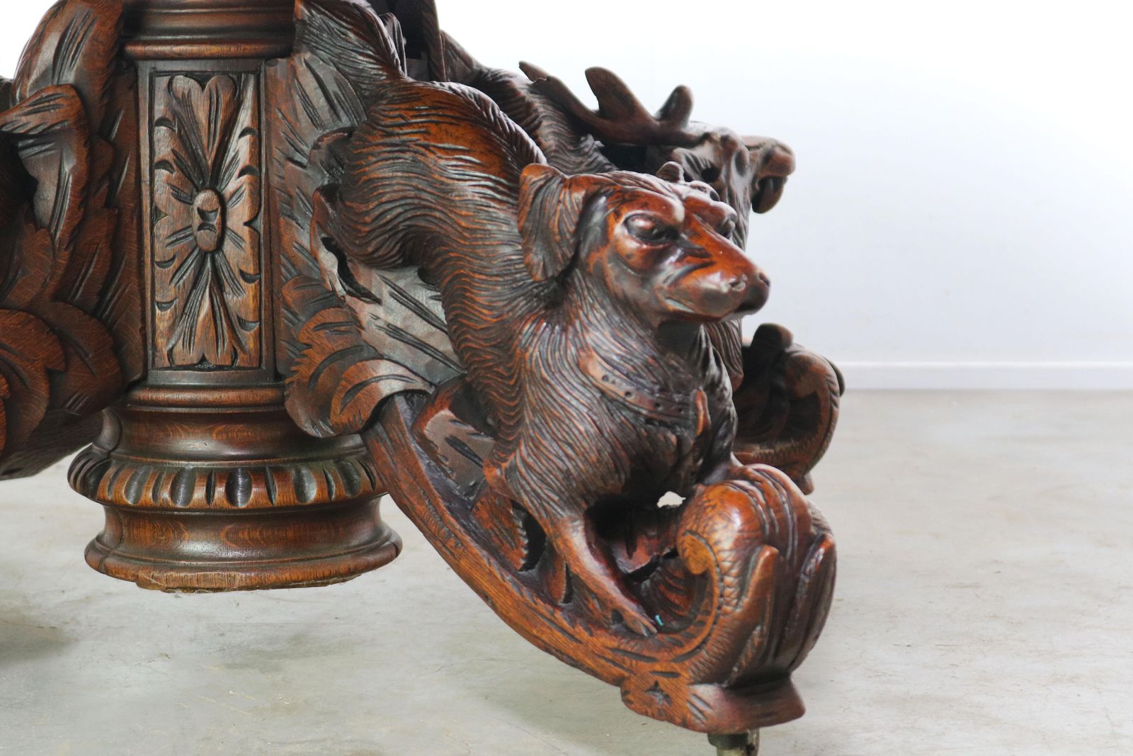 19th Century French Antique Oak Oval Dining Hunt Table Black Forest Animal Lodge photo vintage
