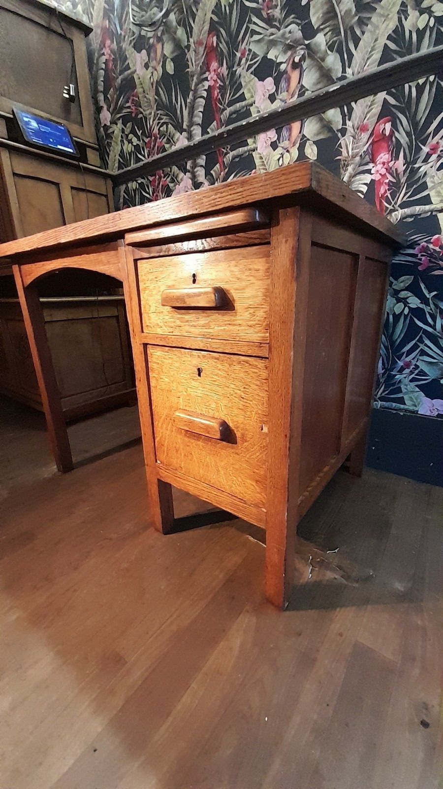 Mid Century Oak Small Desk With 2 Drawers And Pull Out Shelf