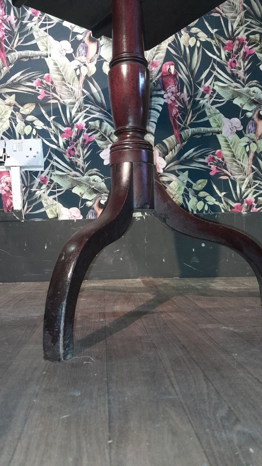 Original Geaorgian Mahogany Tilt Top, Loo Table With Original Fittings photo 285.0