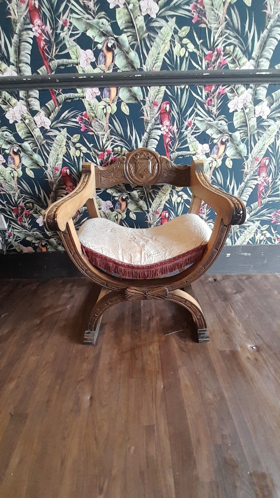photo vinterior Antique Oak X Framed Dagobert Chair With Intricate Carvings