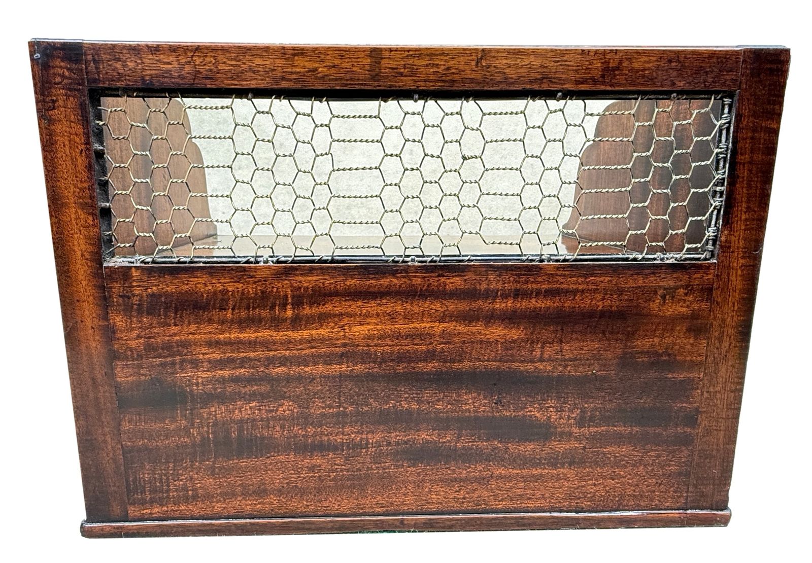 photo for sale Porte-livres de bureau géorgien en acajou, XVIIIe siècle (Angleterre, vers 1740)