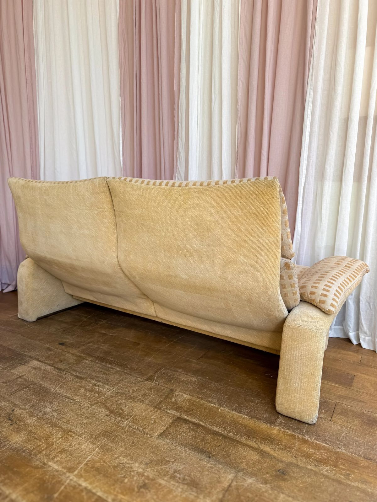 1970's Two Seater Sofa By Giovanni Offredi For Saporiti Italia photo for sale