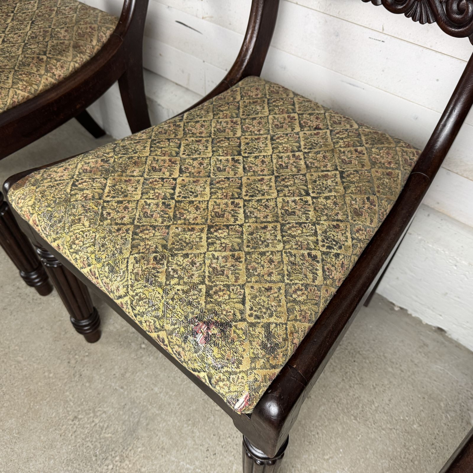 Set Of 4 Victorian Mahogany Dining Chairs For Reupholstery photo 495.0