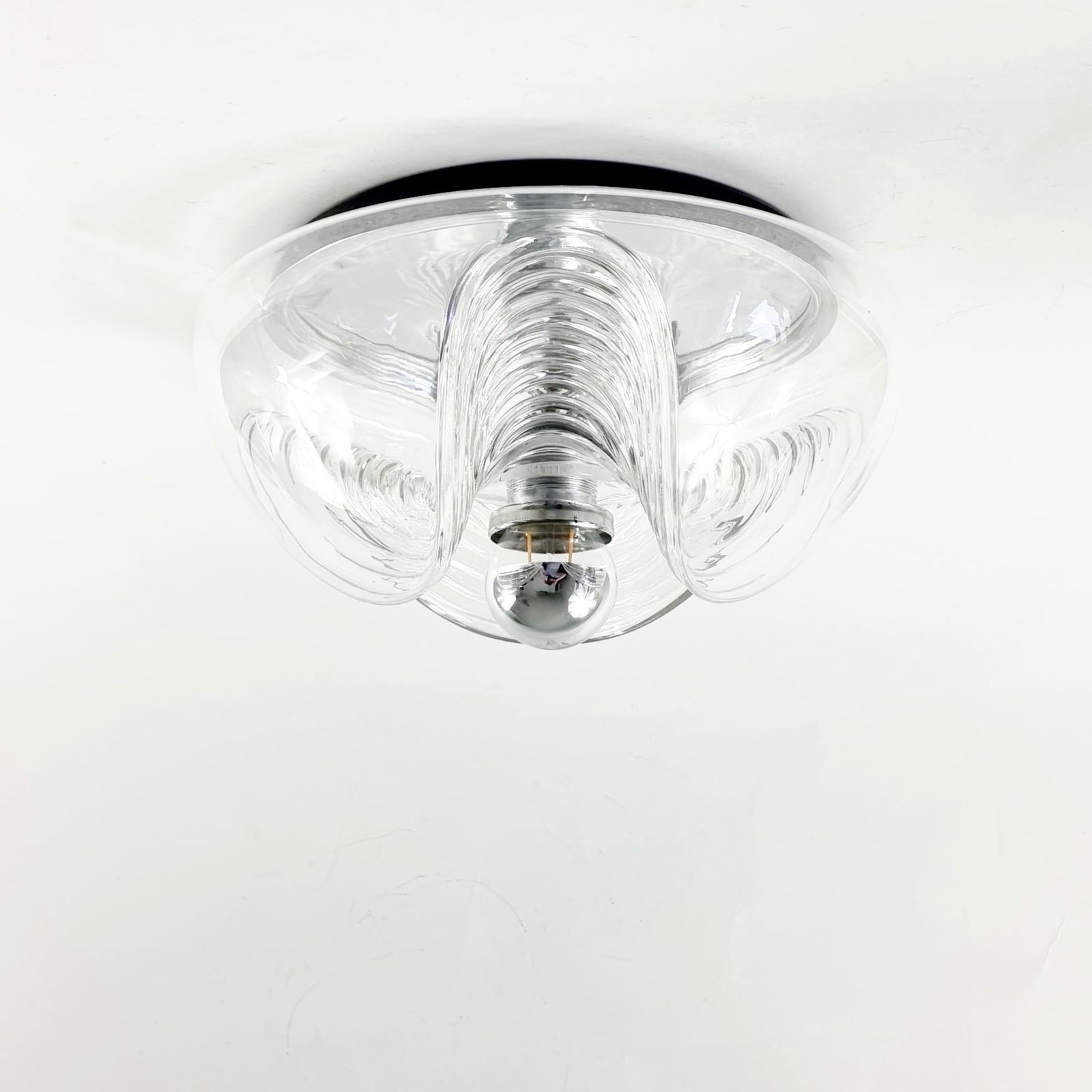 Plafonnier mid-century Space Age modèle Wave en verre, Koch & Lowy pour Peill & Putzler, Allemagne, années 1970 photo Luminaires