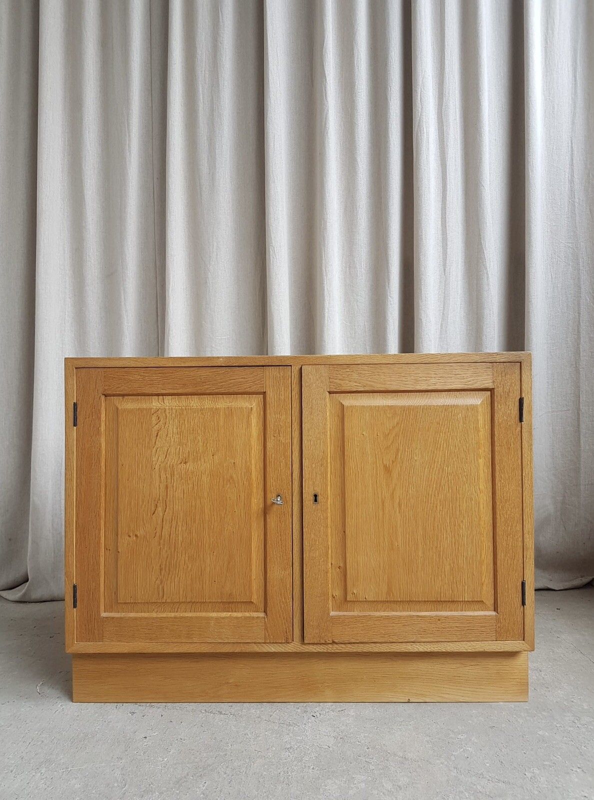 Vtg Mid Century Danish Oak Compact Sideboard Media Cabinet Scahdi Retro R516 photo Furniture