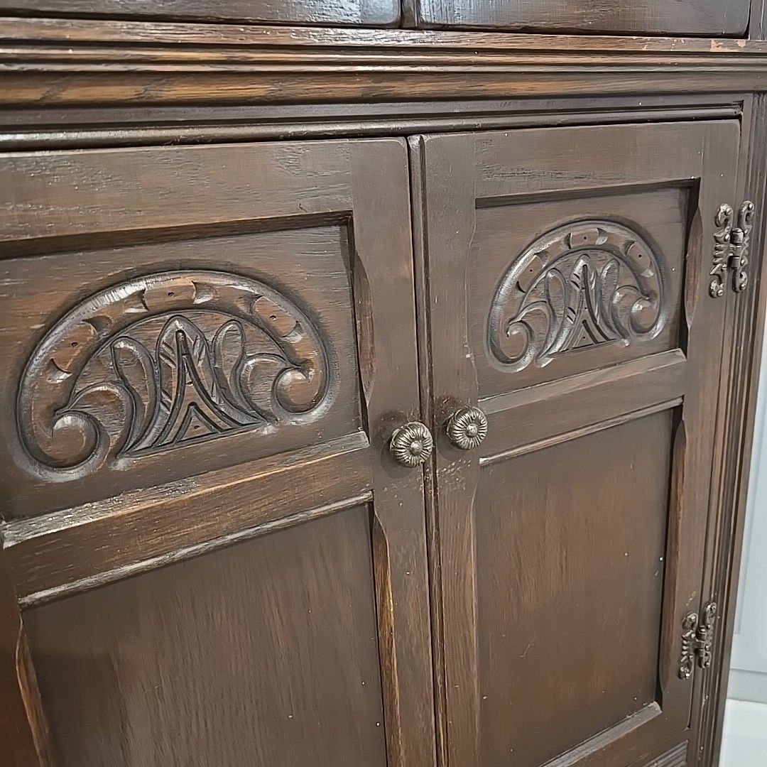 photo furniture Vintage Old Charm Oak Corner Cabinet Leaded Glass Doors – Solid Wood Antique
