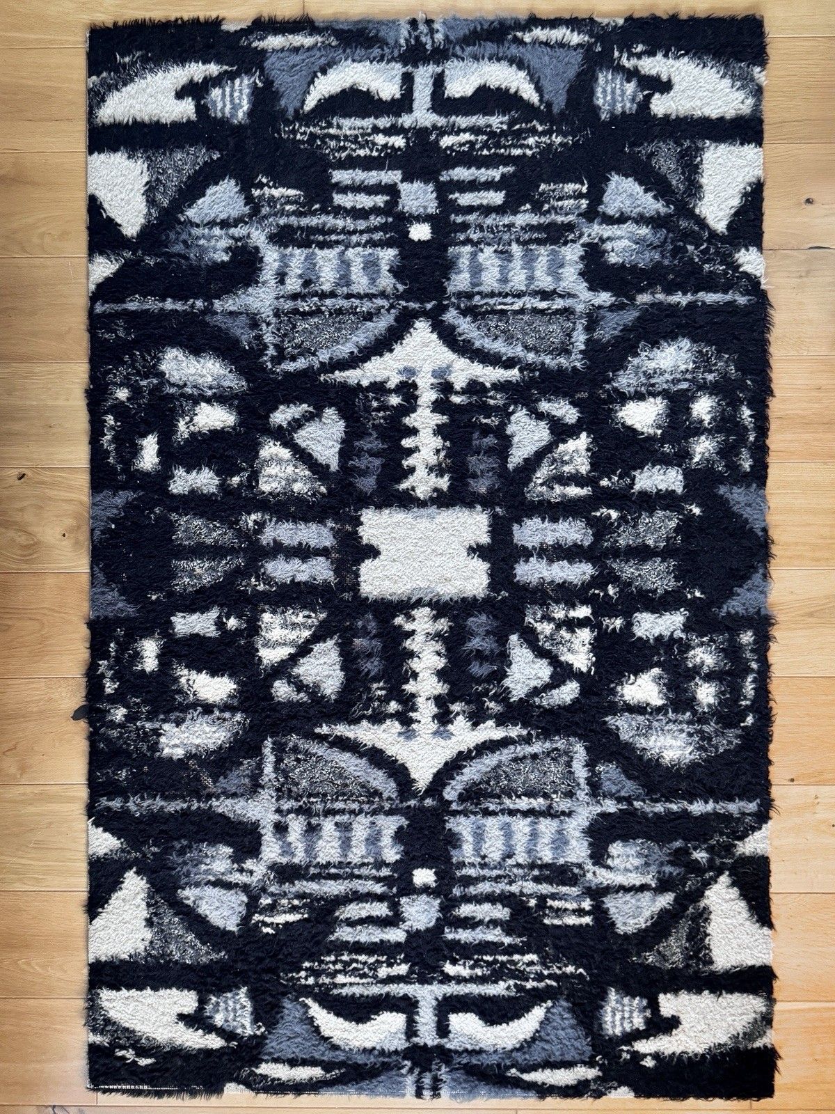 Mid Century Scandinavian Style Modernist Rug 115cm X 180cm photo furniture