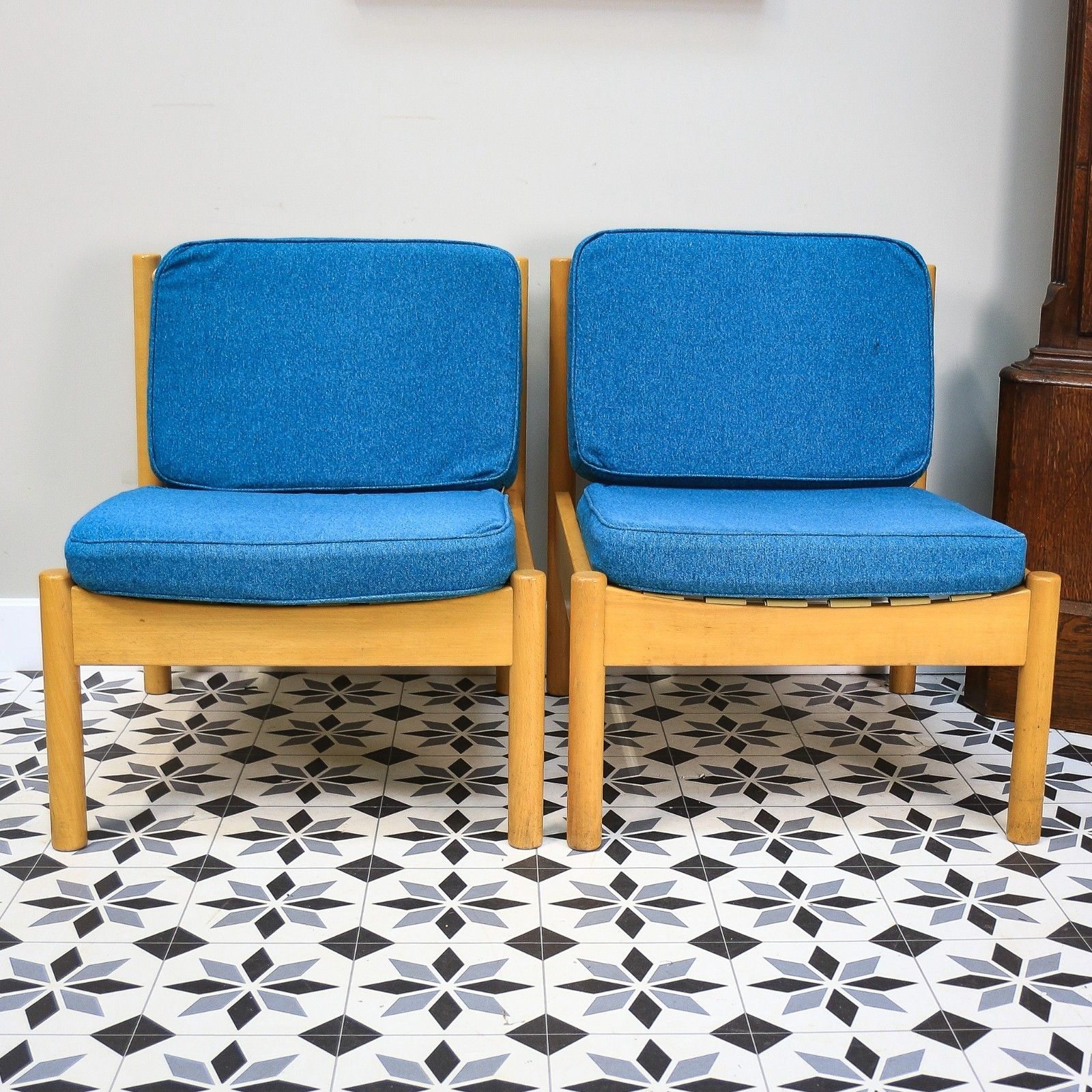 photo vinterior Ercol 747 Modular Lounge Chairs Set Of 2 In A Teal Blue.