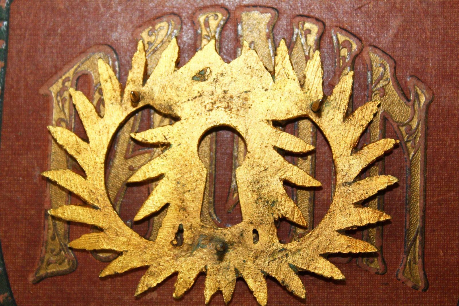 photo vinterior Grande entrée de serrure d'époque en bronze doré, style Régence Empire, double couronne de laurier, quincaillerie ancienne