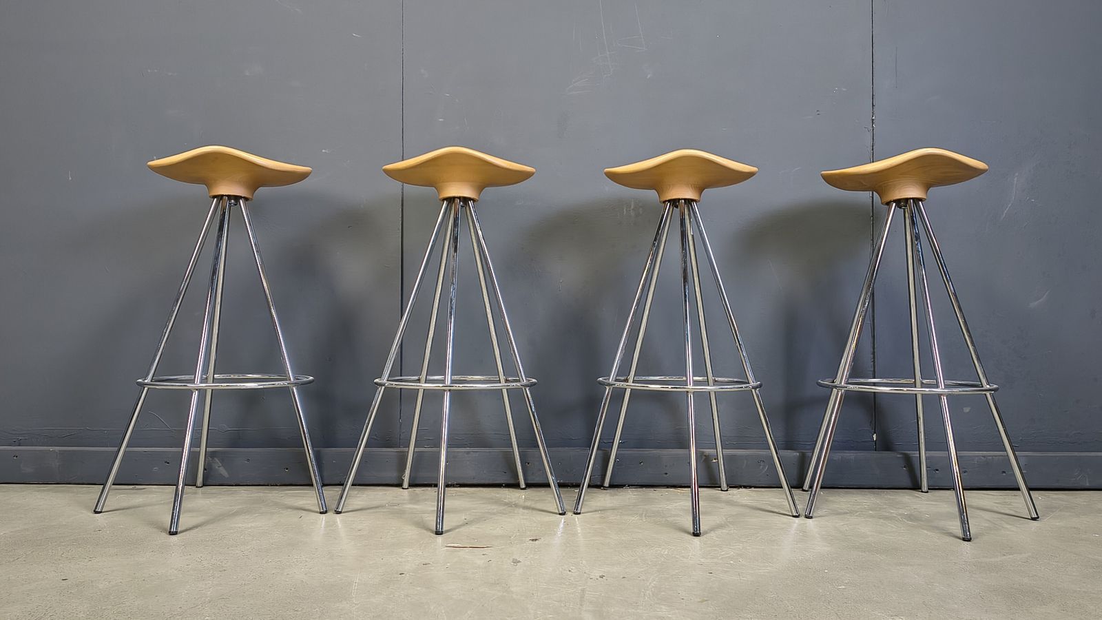 photo for sale Set Of Jamaica Swivel Bar Stools By Pepe Cortès For Bd Barcelona, 1990s