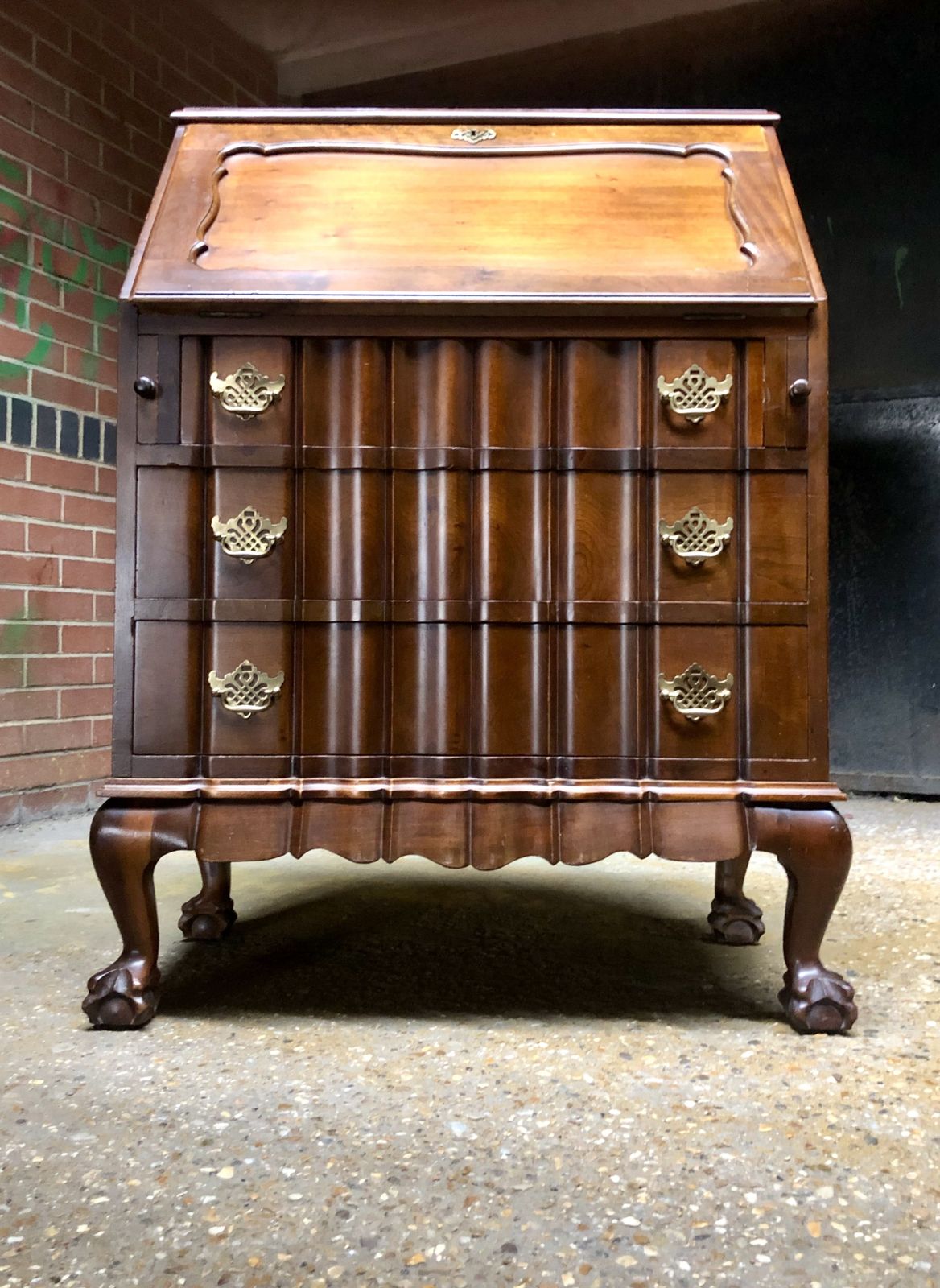 Georgian Serpentine Front Bureau With Claw And Ball Feet photo 229.0