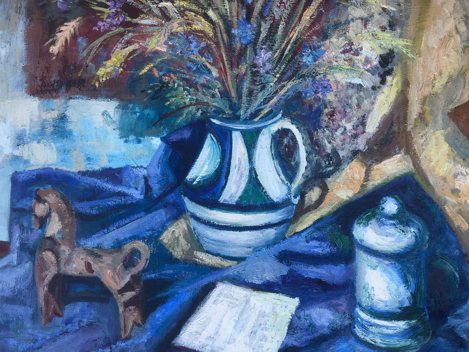 Romualdo Fernandez Barrera – Mediterraan bloemenstilleven met keramische vaas en blauwe draperie, olieverf op doek, ca. 1975 photo buy