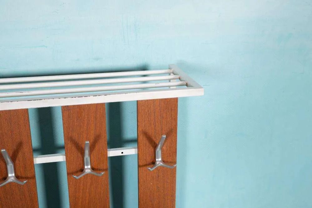 Vintage Hardhouten Kapstok, Minimalistische Mid Century Wandkapstok. photo for sale
