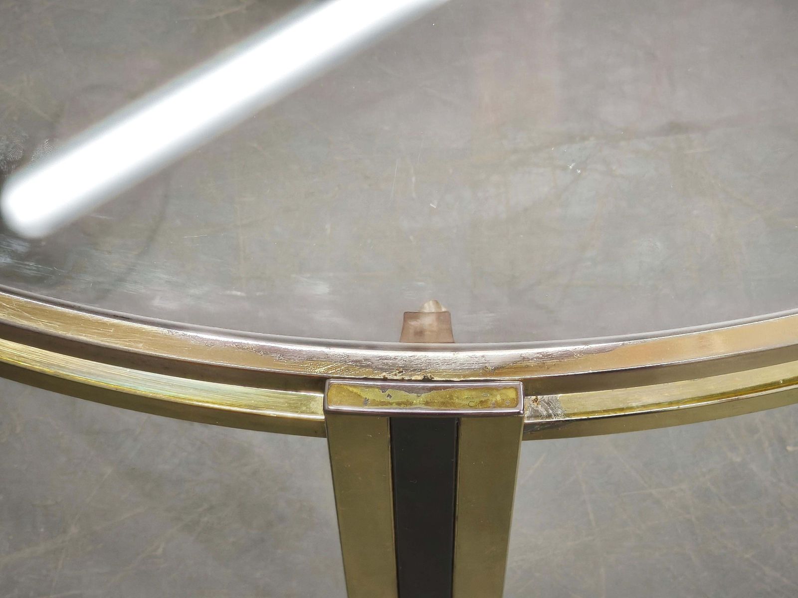Italian Brass And Glass Round Coffee Table, 1970s photo vinterior