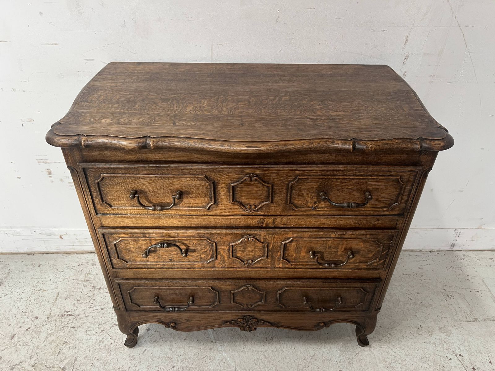 Regency Style Chest Of Drawers In Carved Oak, 20th Century photo for sale