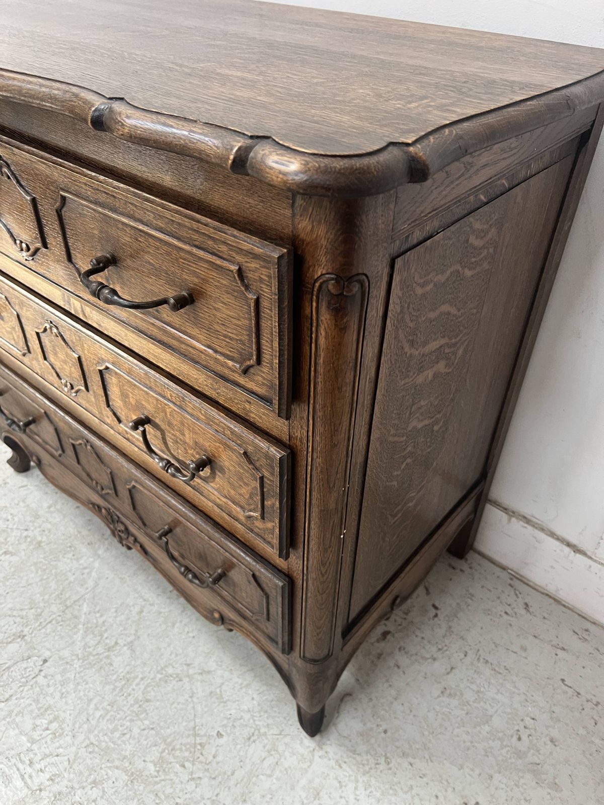 Regency Style Chest Of Drawers In Carved Oak, 20th Century photo vinterior