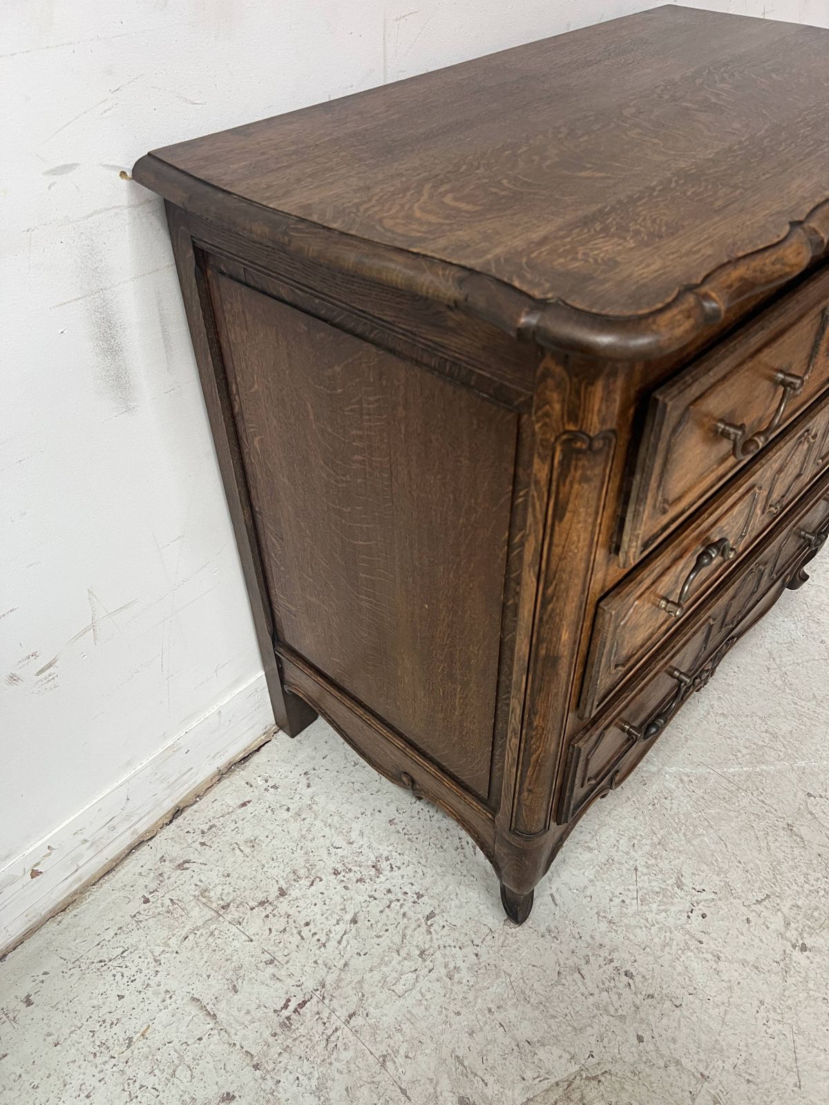 Regency Style Chest Of Drawers In Carved Oak, 20th Century photo vintage