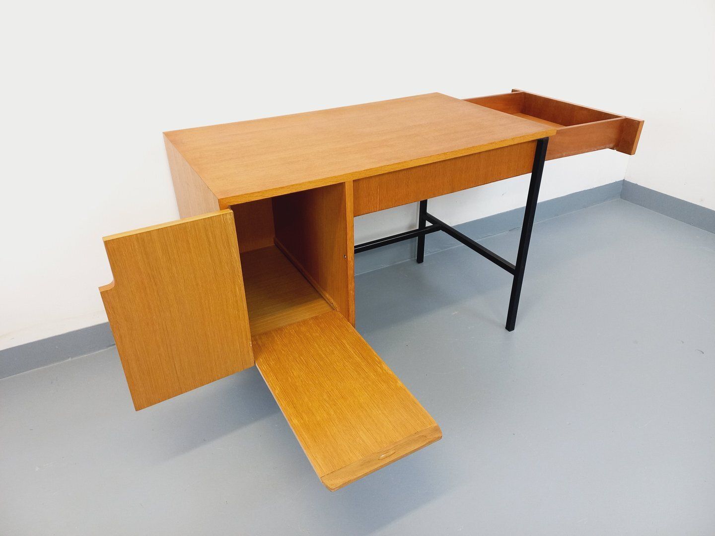 photo buy Jacques Hitier Modernist Desk In Oak And Metal
