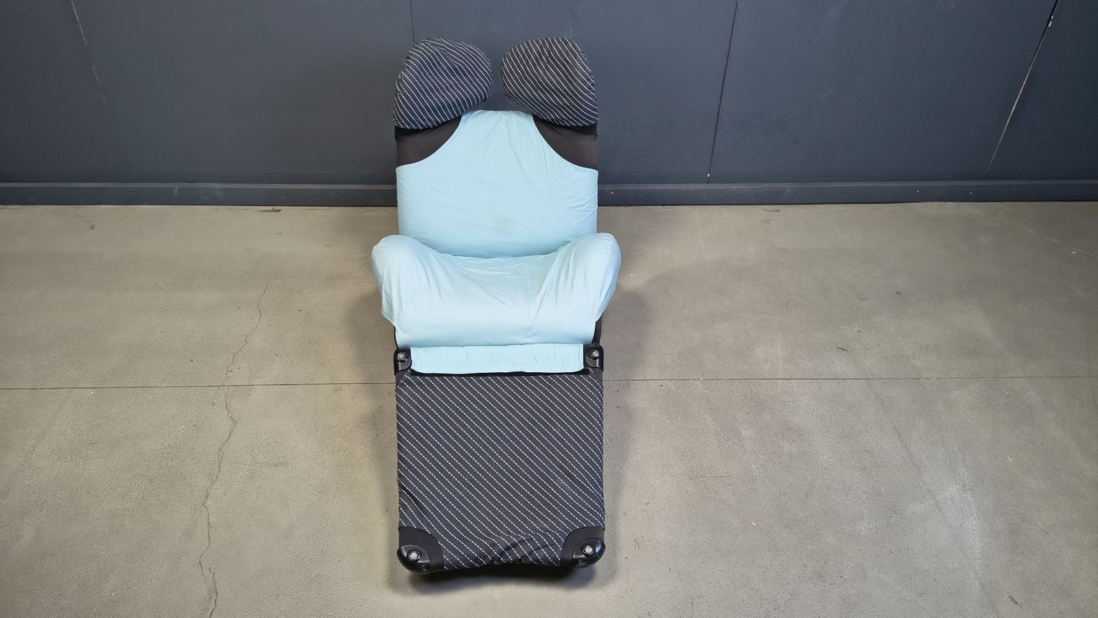 Wink Easy Chair Designed By Toshiyuki Kita For Cassina, 1980s photo Furniture