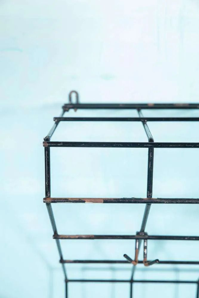 photo furniture Minimalistisch Draadstalen Kapstok, Vintage String Kapstok.