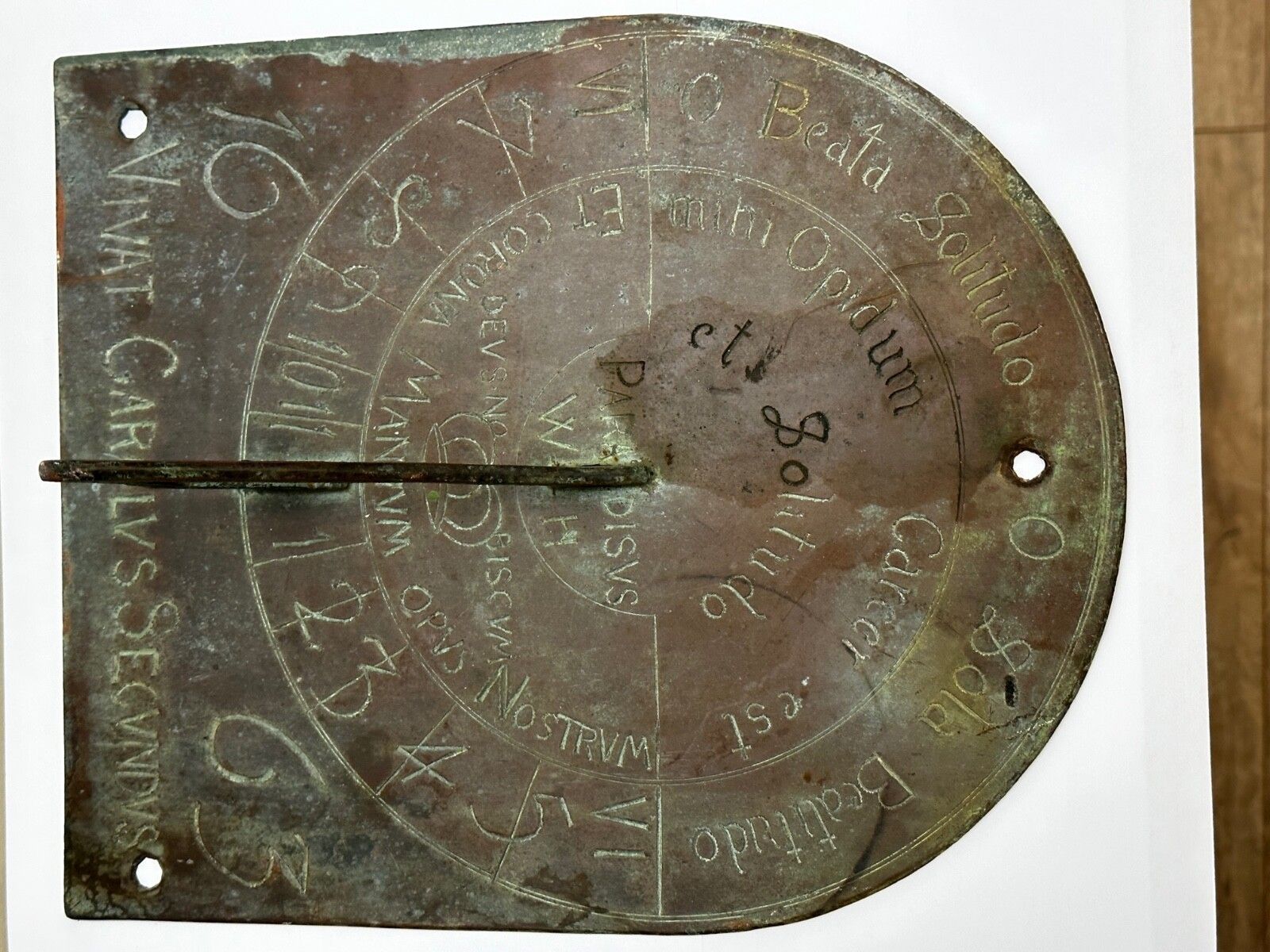 photo furniture 17th Century Bronze Garden Sundial Plate Gnomon Timepiece King Charles II Lives