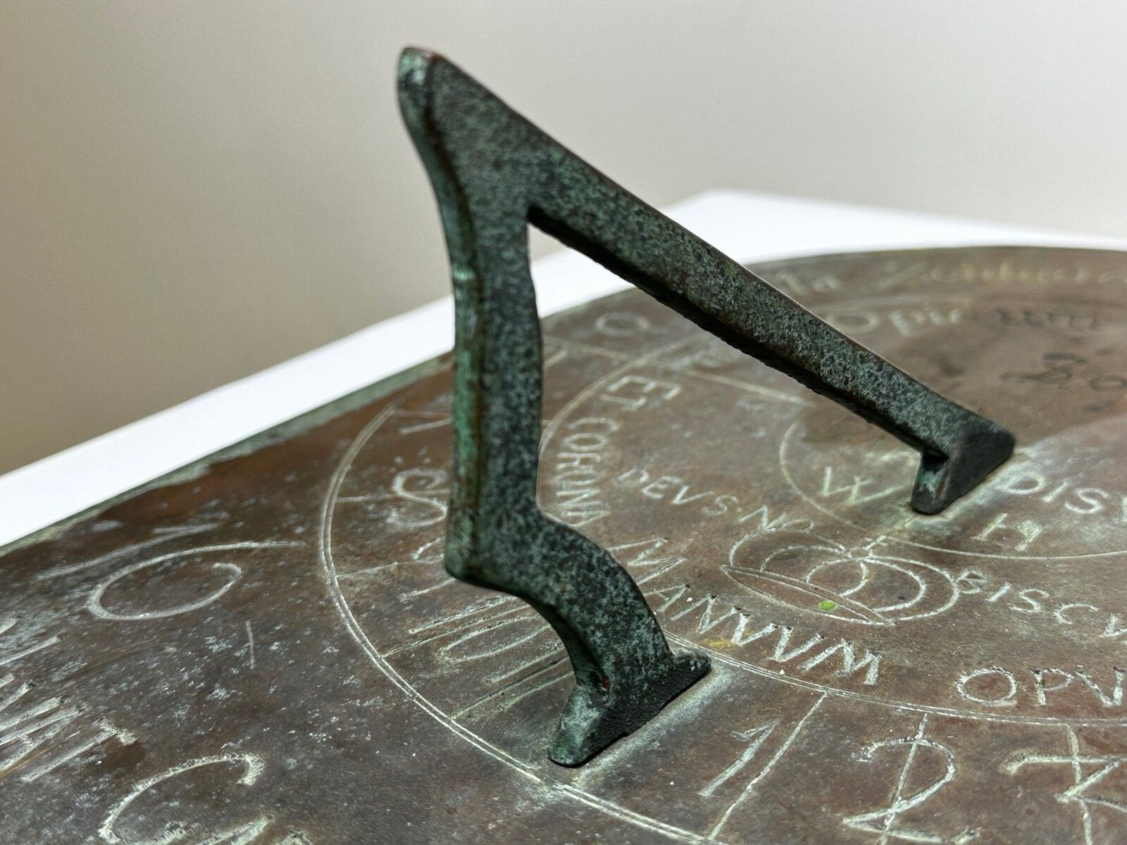2500.0 17th Century Bronze Garden Sundial Plate Gnomon Timepiece King Charles II Lives photo