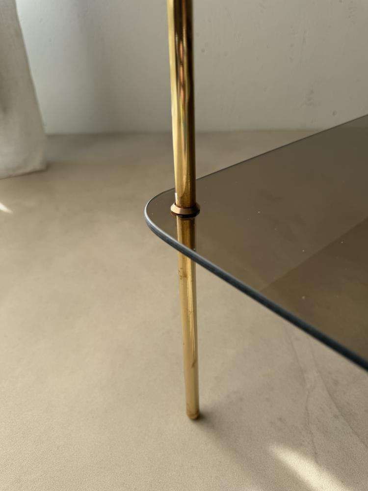 Vintage Bijzettafel Met Rookglas En Messing, Ca. Jaren 1970 photo Meubels