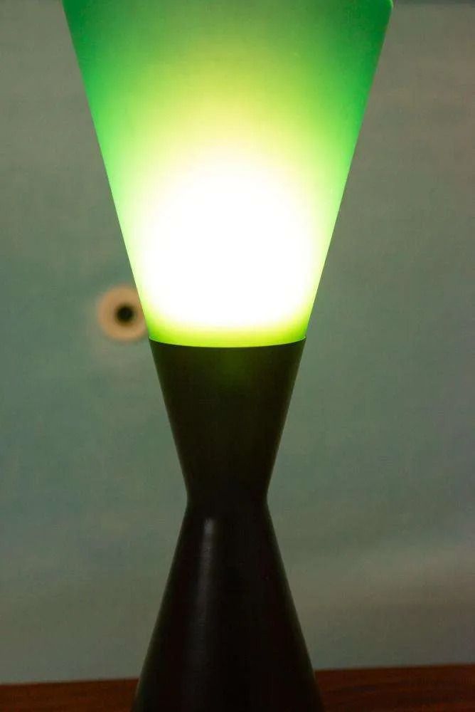 Vintage Designlamp Uit De Jaren 70/80, Memphis Stijl Diabolo. photo vintage