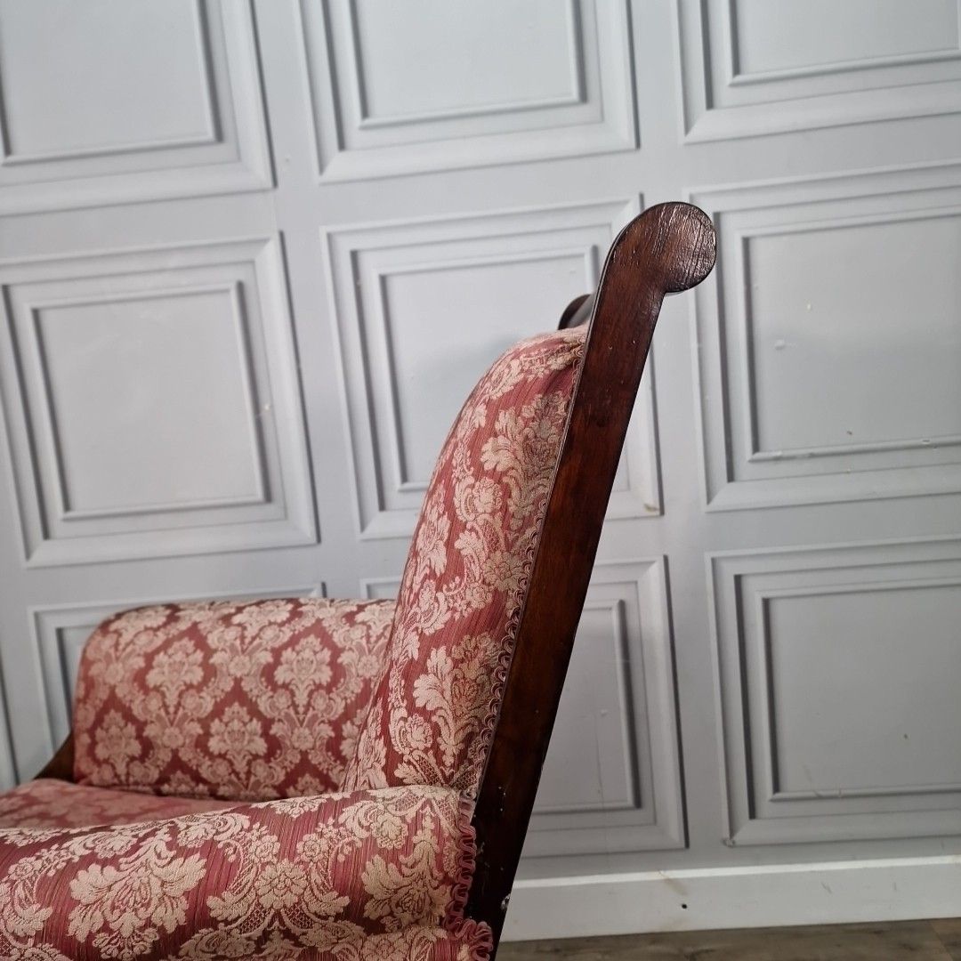 photo vintage Antique Victorian Armchair Upholstered Damask Fabric Mahogany Frame Castors