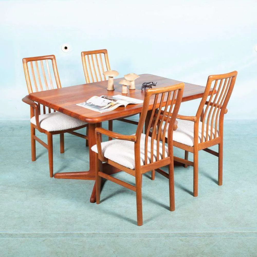 Deens Design Eettafel, Nagezien En Opgeknapt – Teak Eettafel Uit De Jaren Zestig.