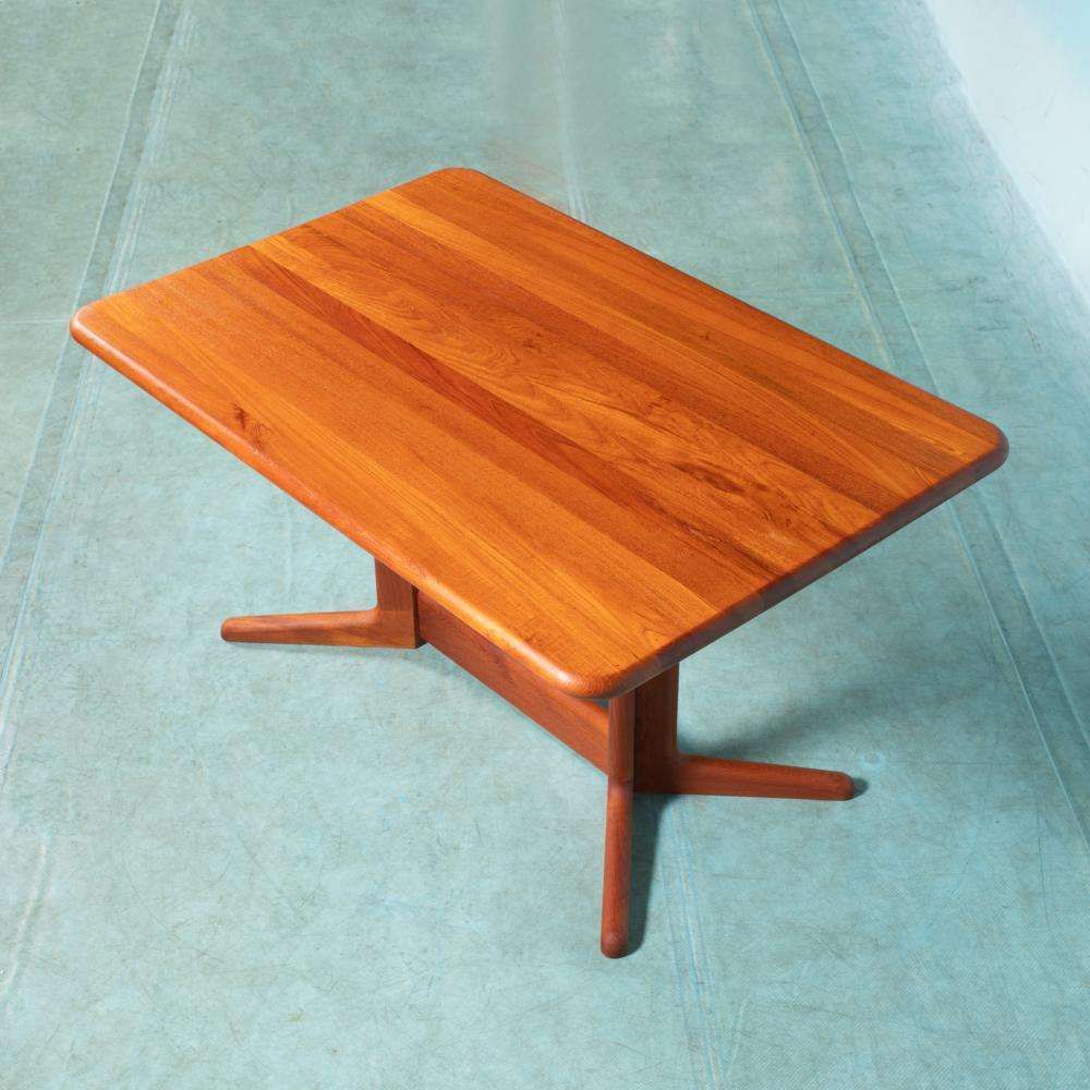 Meubels Deens Design Eettafel, Nagezien En Opgeknapt – Teak Eettafel Uit De Jaren Zestig. photo