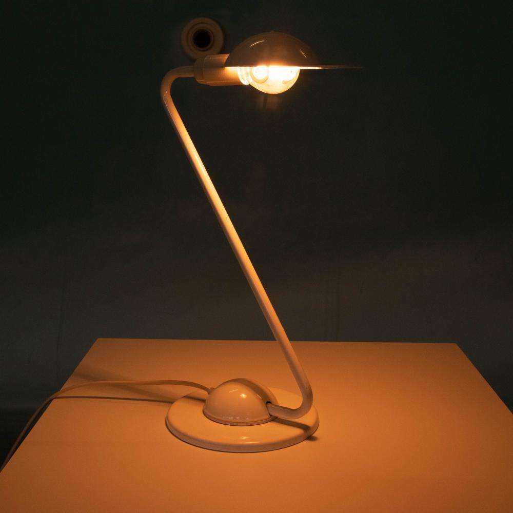 Vintage 'Cap' Bureaulamp Jaren 1980, Memphis Cap Bureaulamp. photo vinterior