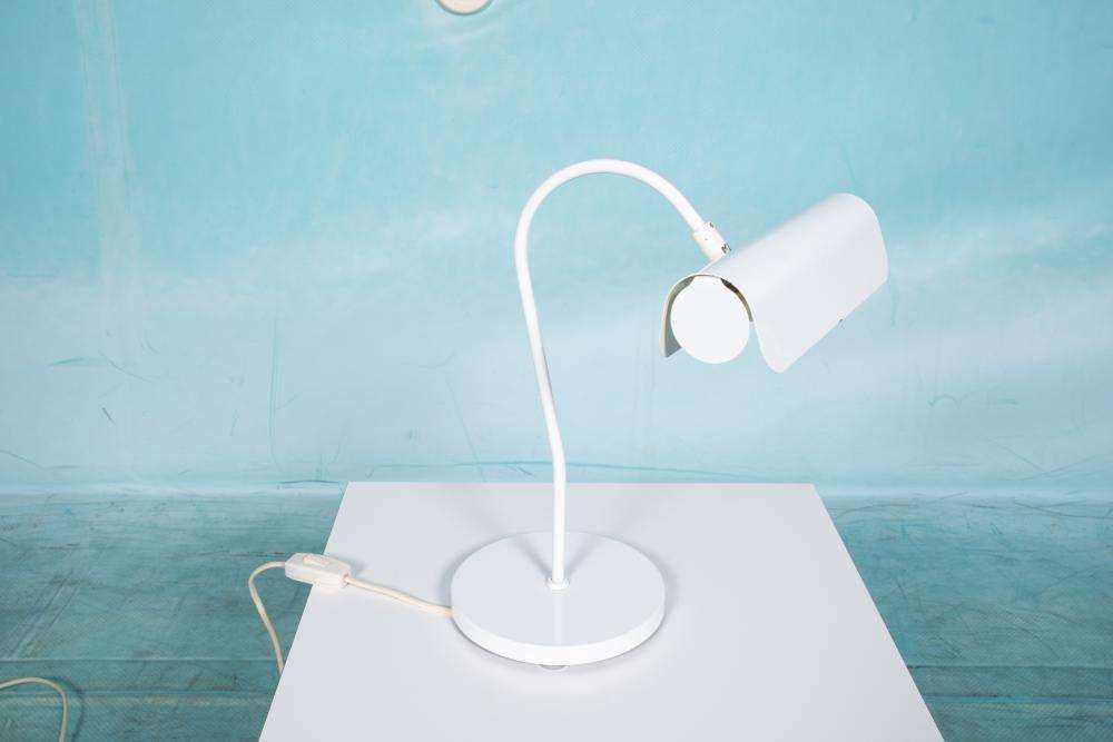Minimalistische Bureaulamp Uit De Jaren '70, Omi Sölken Memphis Tafellamp. photo for sale