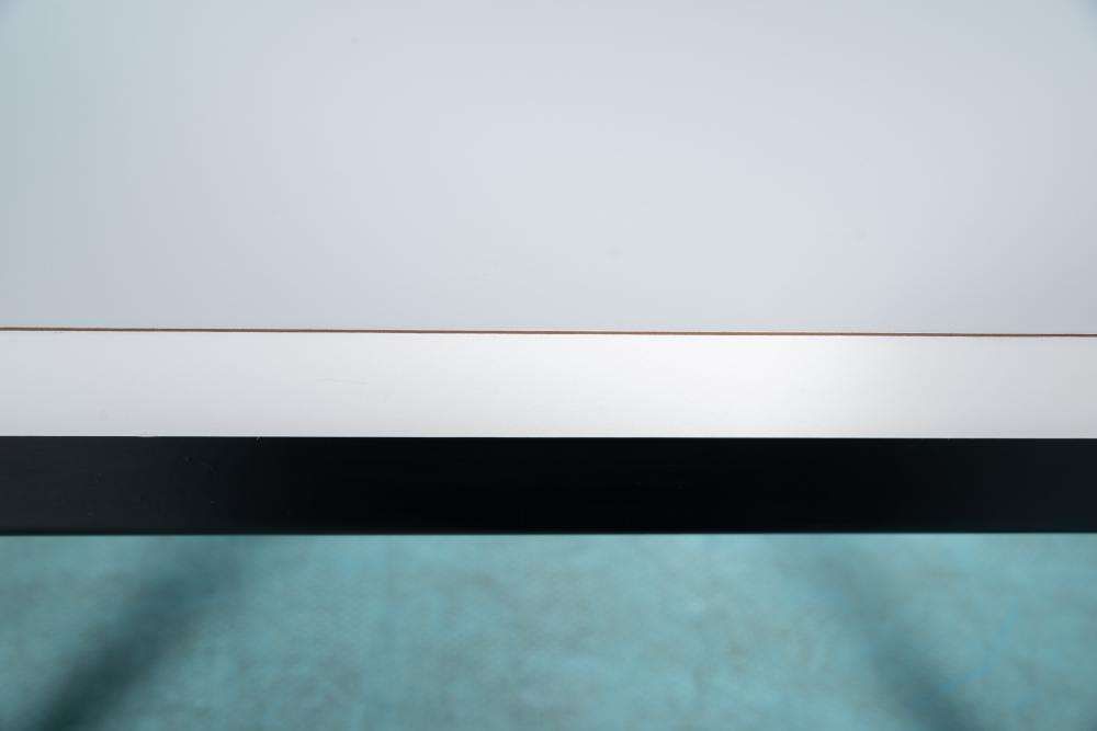 photo furniture Memphis Stijl Salontafel Jaren 80, Zwart Witte Bijzettafel.